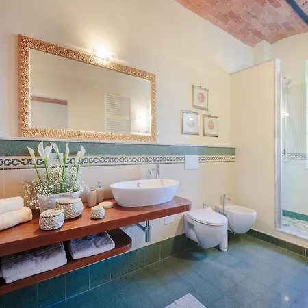 Tuscan Near Lucca With Pool Villa