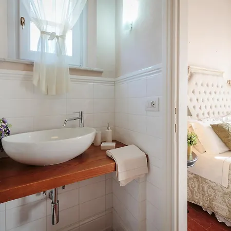 Villa Tuscan Near Lucca With Pool *