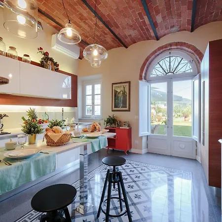 Tuscan Near Lucca With Pool Villa *